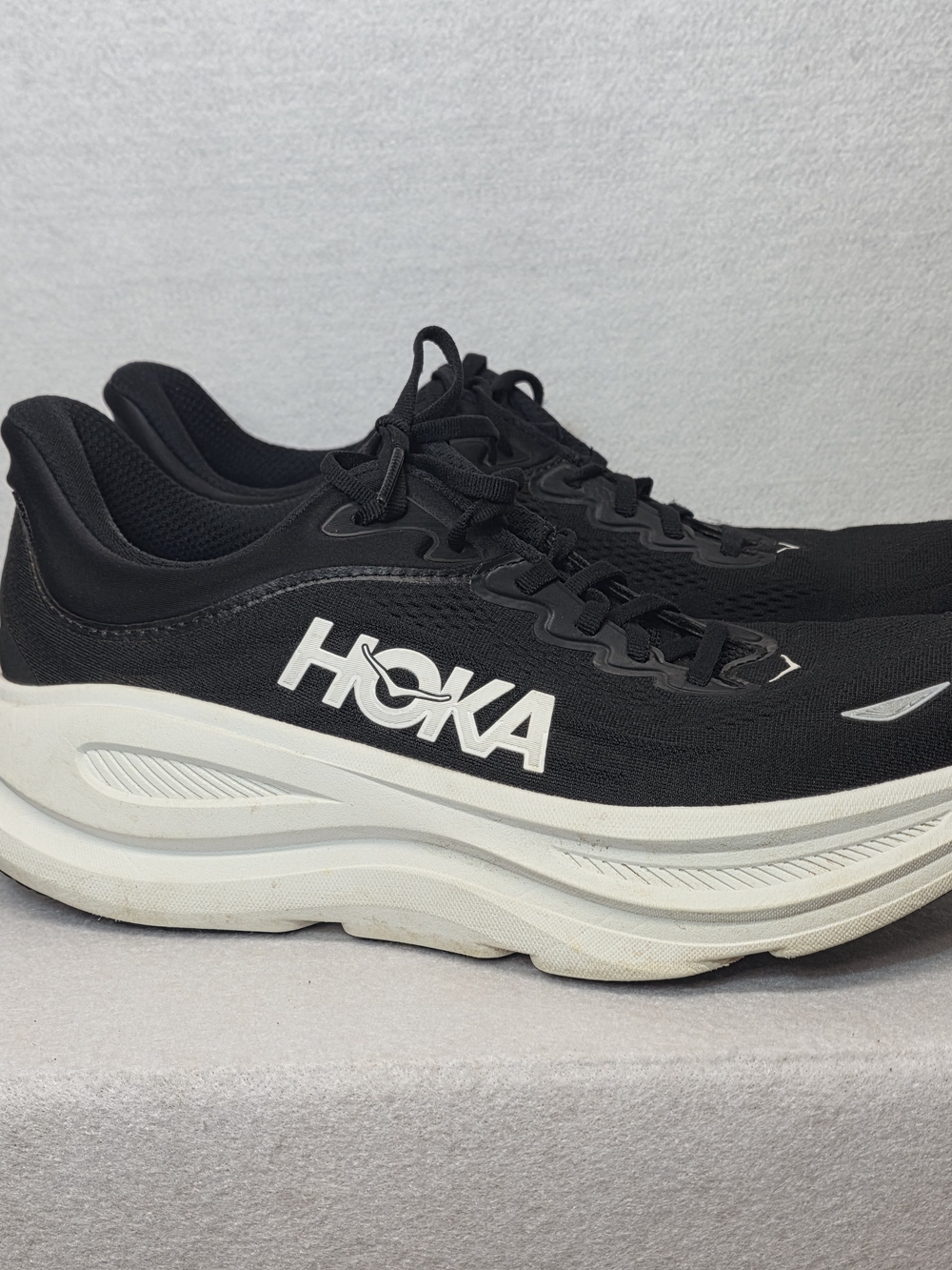 Hoka men's Bondi 9 Black/white Max-Cushion Running Shoes #0003 - Picture 2 of 7